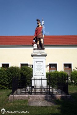Szent Flórián-szobor Mohácson